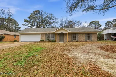 166 Cypress Dr, Madison, MS 39110