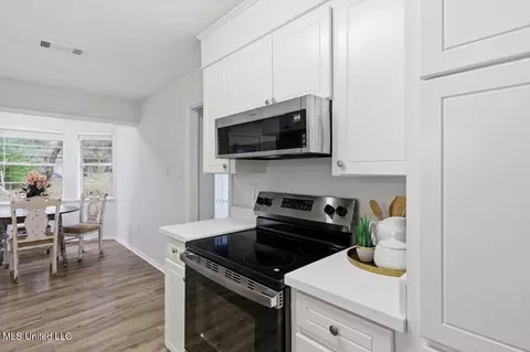 Kitchen - 166 Cypress Dr, Madison, MS 39110 photo 2 of 4