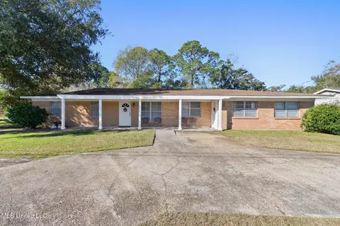 387 Greenwood Dr, Biloxi, MS 39531