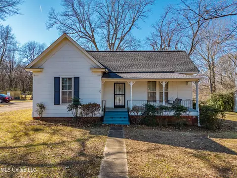 210 Eureka St, Batesville, MS 38606