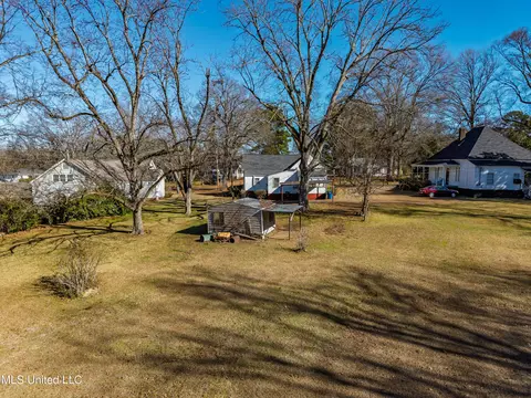 Exterior - 210 Eureka St, Batesville, MS 38606 photo 17 of 23