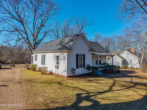 Other - 210 Eureka St, Batesville, MS 38606 photo 1 of 9