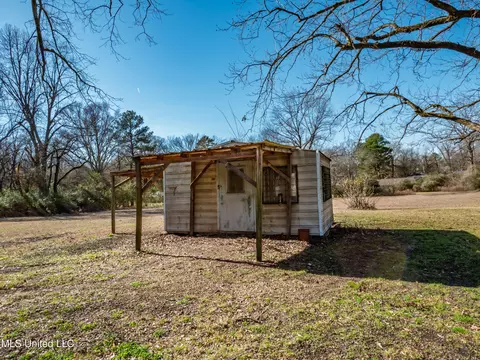 Exterior - 210 Eureka St, Batesville, MS 38606 photo 11 of 23