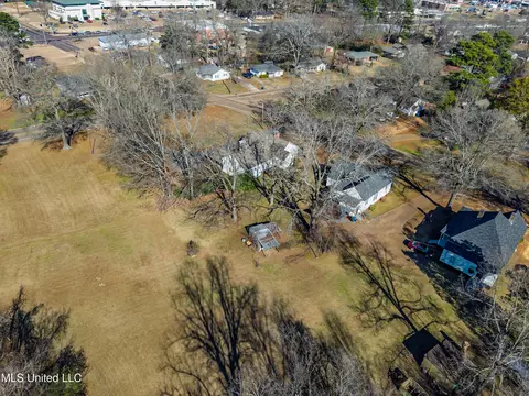 View/Area - 210 Eureka St, Batesville, MS 38606 photo 2 of 13