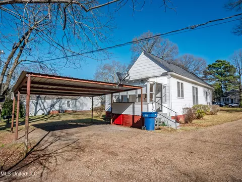 Exterior - 210 Eureka St, Batesville, MS 38606 photo 21 of 23