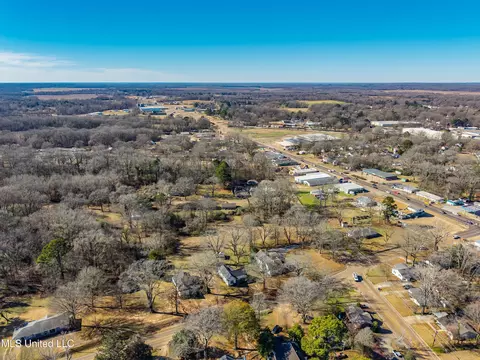 View/Area - 210 Eureka St, Batesville, MS 38606 photo 8 of 13