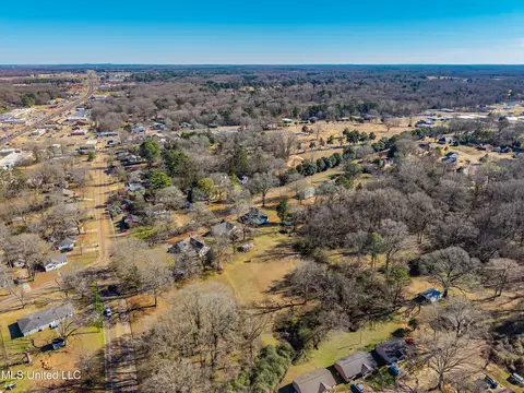 View/Area - 210 Eureka St, Batesville, MS 38606 photo 6 of 13