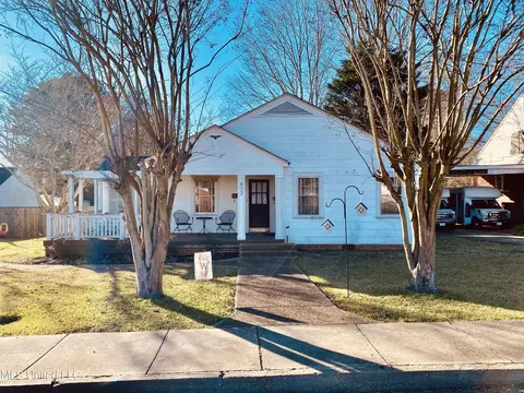 403 N Van Buren St, Carthage, MS 39051