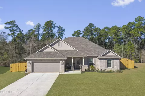 13464 Swan Ridge Cir, Gulfport, MS 39503