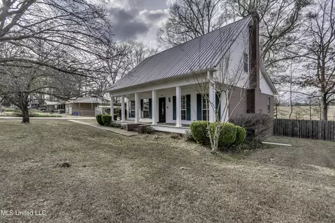 Exterior - 133 Monmouth Rd, Florence, MS 39073 photo 5 of 15