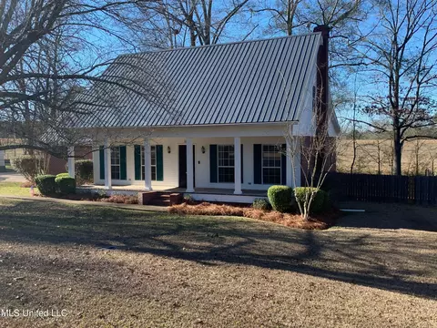 Exterior - 133 Monmouth Rd, Florence, MS 39073 photo 2 of 15