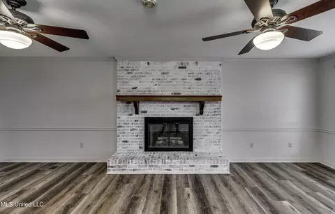 Living - 133 Monmouth Rd, Florence, MS 39073 photo 6 of 9