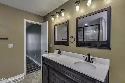 Bath - 133 Monmouth Rd, Florence, MS 39073 photo 1 of 6
