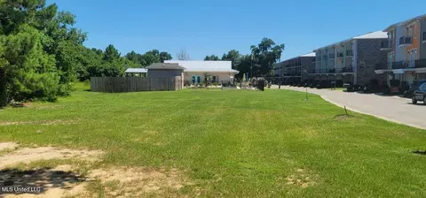85-90 Oak Alley Ln, Long Beach, MS 39560