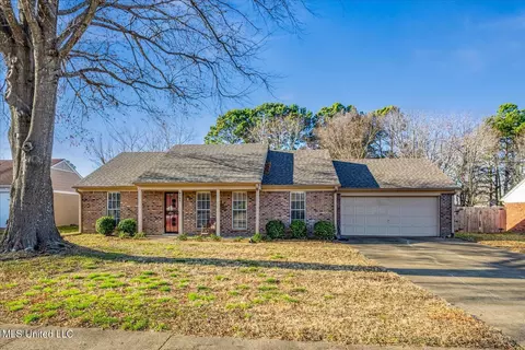 6795 Dunbarton Dr, Horn Lake, MS 38637