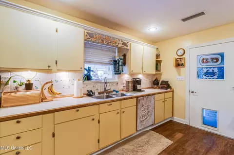 Kitchen - 320 Carter Rd, Biloxi, MS 39531 photo 1 of 3