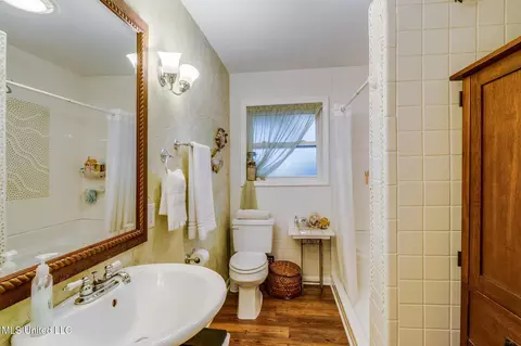 Bath - 320 Carter Rd, Biloxi, MS 39531 photo 1 of 3