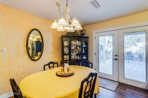 Dining - 320 Carter Rd, Biloxi, MS 39531 photo 1 of 1