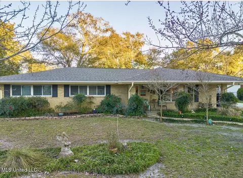 320 Carter Rd, Biloxi, MS 39531