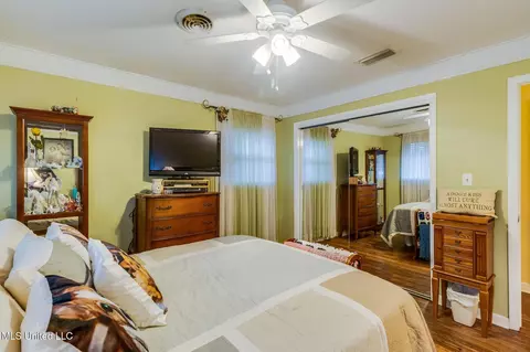 Bedroom - 320 Carter Rd, Biloxi, MS 39531 photo 2 of 4