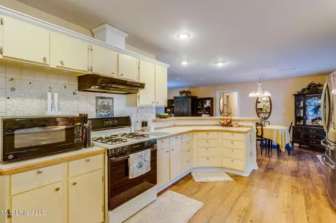 Kitchen - 320 Carter Rd, Biloxi, MS 39531 photo 3 of 3