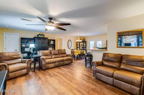 Living - 320 Carter Rd, Biloxi, MS 39531 photo 3 of 3