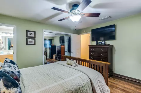 Bedroom - 320 Carter Rd, Biloxi, MS 39531 photo 4 of 4