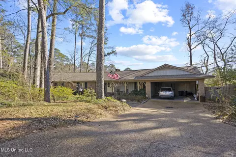 Exterior - 1431 Roxbury Pl, Jackson, MS 39211 photo 2 of 3