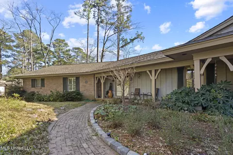 1431 Roxbury Pl, Jackson, MS 39211