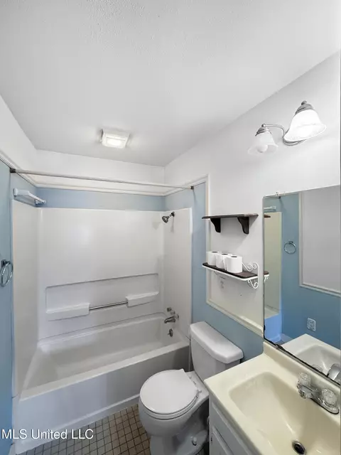 Bath - 4220 Nancy St, Pearl, MS 39208 photo 1 of 1