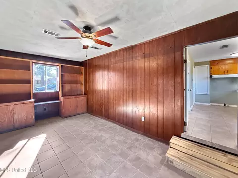 Living - 4220 Nancy St, Pearl, MS 39208 photo 3 of 3