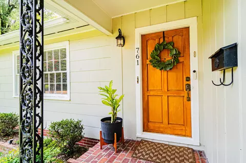 Entry Way - 761 Euclid Ave, Jackson, MS 39202 photo 1 of 3