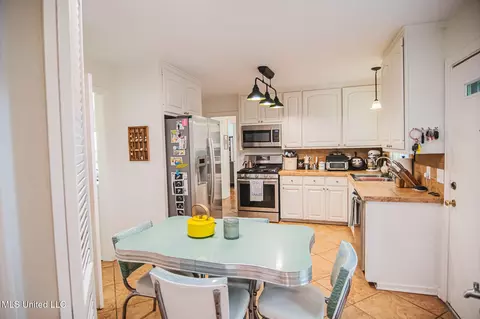 Kitchen - 761 Euclid Ave, Jackson, MS 39202 photo 3 of 14