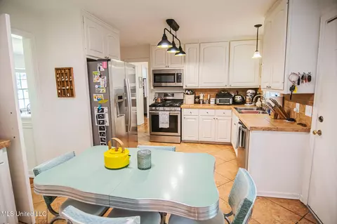 Kitchen - 761 Euclid Ave, Jackson, MS 39202 photo 2 of 14