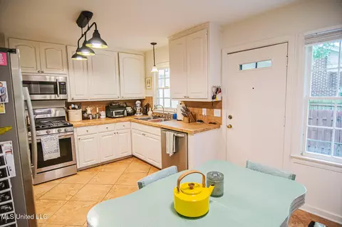 Kitchen - 761 Euclid Ave, Jackson, MS 39202 photo 4 of 14