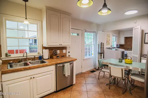 Kitchen - 761 Euclid Ave, Jackson, MS 39202 photo 9 of 14