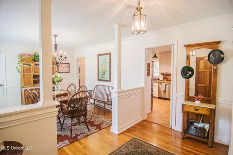 Entry Way - 761 Euclid Ave, Jackson, MS 39202 photo 2 of 3