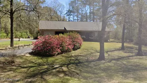 1118 Parkway Dr, Wiggins, MS 39577