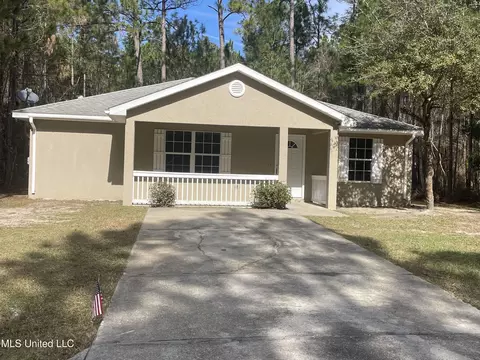 6098 W Ridley St, Bay Saint Louis, MS 39520