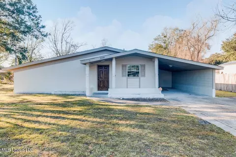2108 Glendale St, Pascagoula, MS 39567