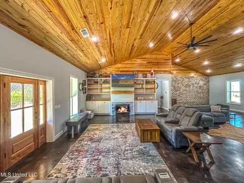 Living - 438 Gulde Shiloh Rd, Brandon, MS 39042 photo 2 of 2