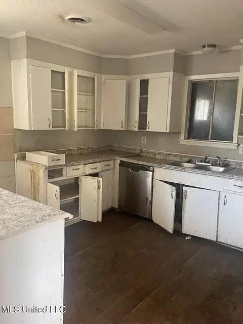 3310 Oakview Dr, Jackson, MS 39212 photo 4