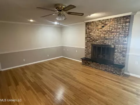 Living - 18032 Kellogg Rd, Saucier, MS 39574 photo 2 of 5