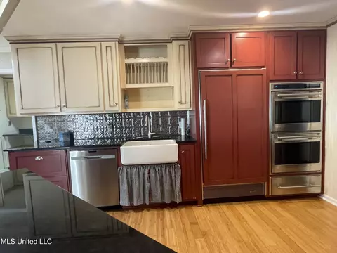 Kitchen - 18032 Kellogg Rd, Saucier, MS 39574 photo 3 of 3