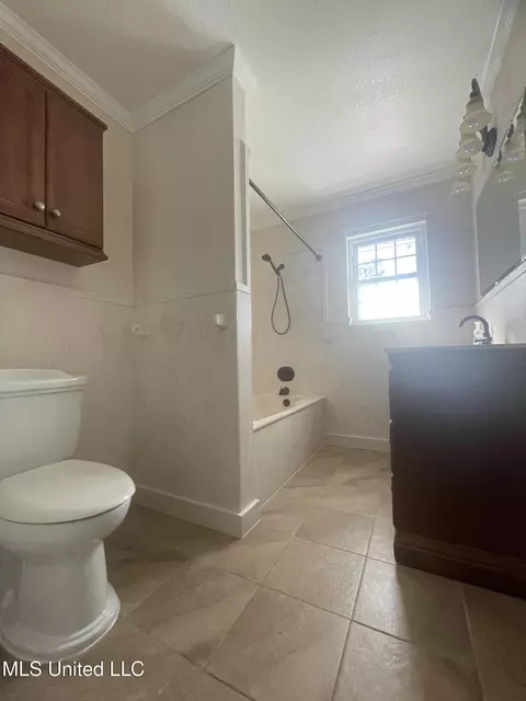 Bath - 18032 Kellogg Rd, Saucier, MS 39574 photo 2 of 4