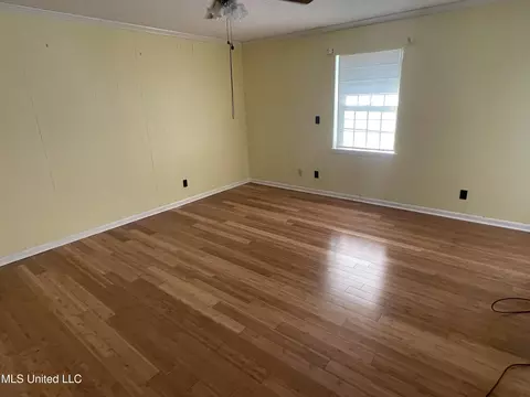 Living - 18032 Kellogg Rd, Saucier, MS 39574 photo 4 of 5