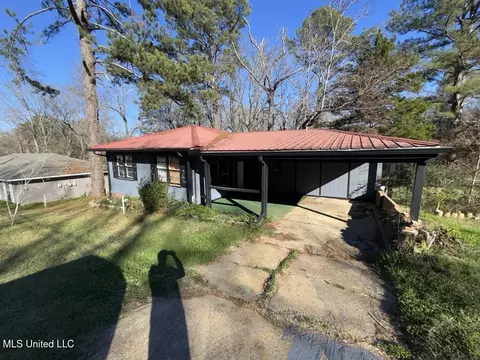 2646 Revere St, Jackson, MS 39212