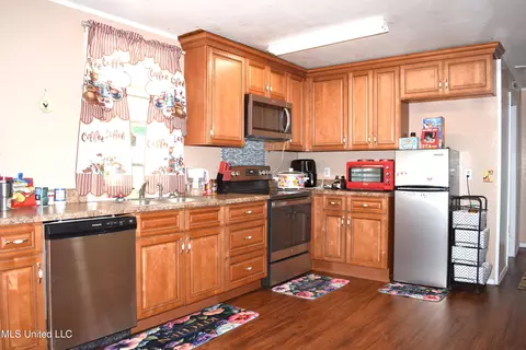 Kitchen - 145 Eubanks Dr, Lucedale, MS 39452 photo 1 of 2