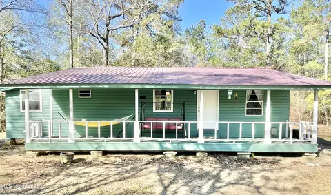 145 Eubanks Dr, Lucedale, MS 39452