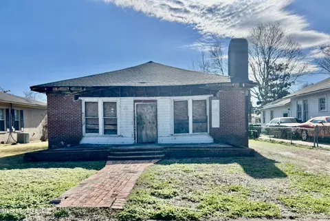 1103 Strong Ave, Greenwood, MS 38930